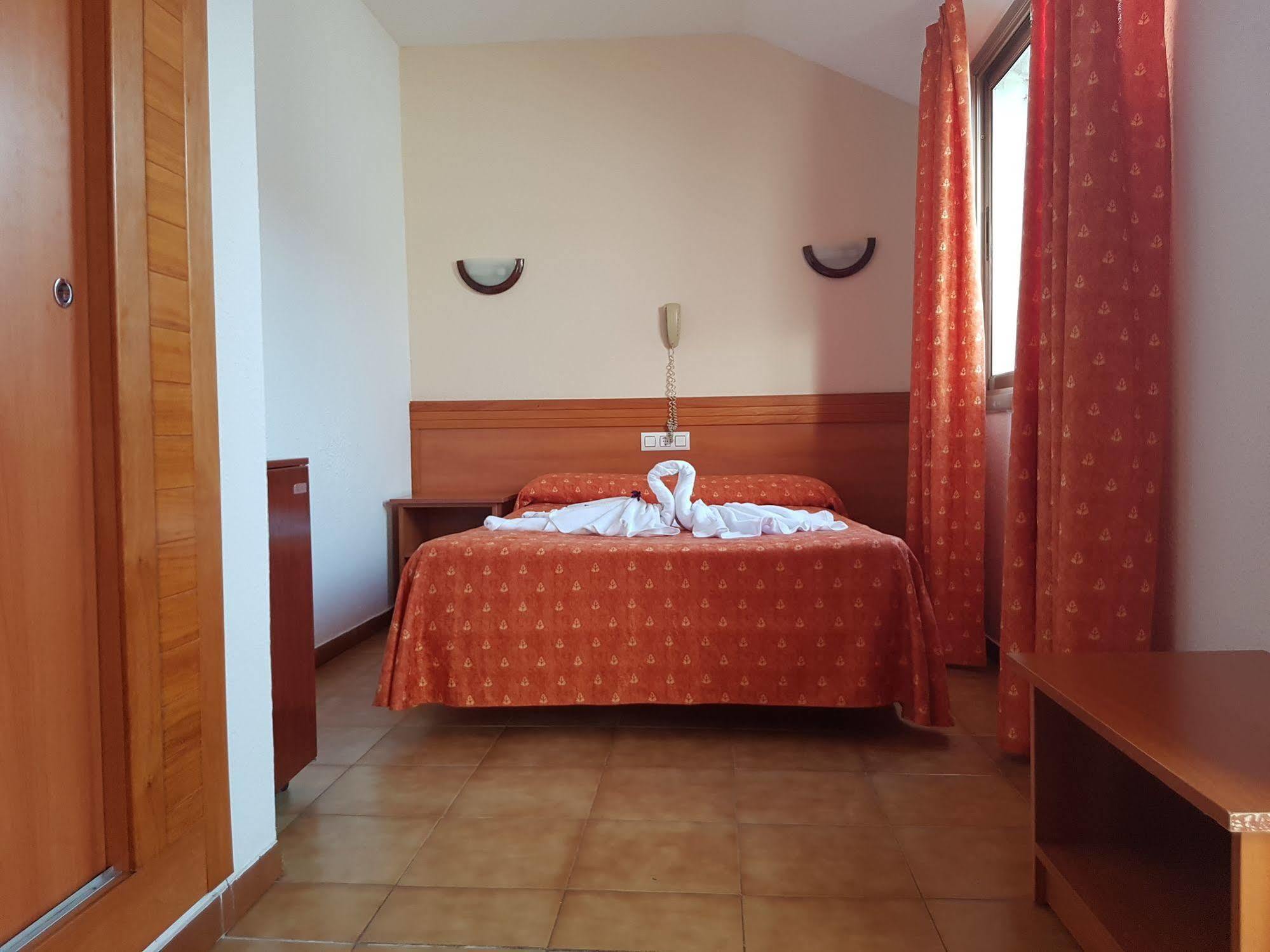 Holiday Home Santa Susanna 94 With Outdoor Swimmingpool Extérieur photo